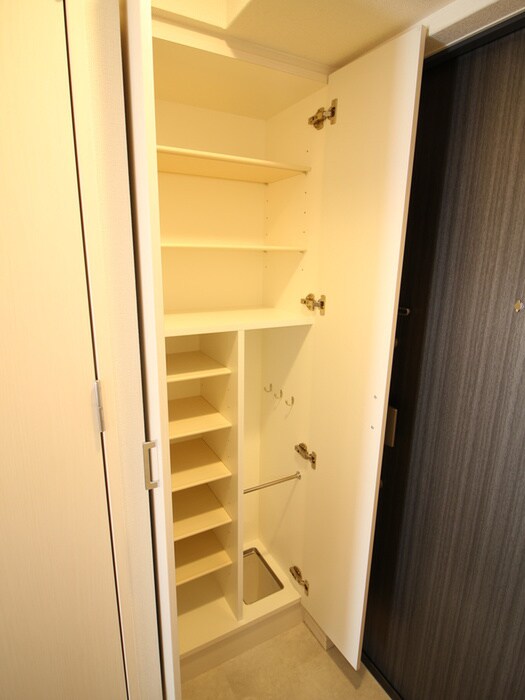 物件内観写真10　(靴箱)