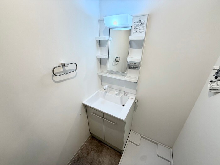 物件内観写真8　(洗面)