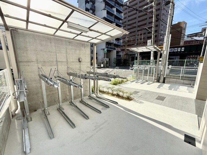 物件外観写真4　(駐輪場)