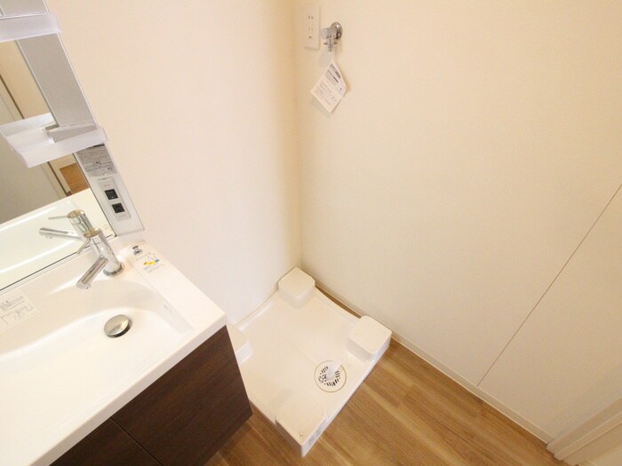 物件内観写真16　(洗濯機置場)