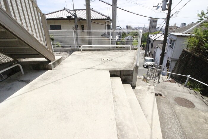 物件外観写真3　(駐輪場)