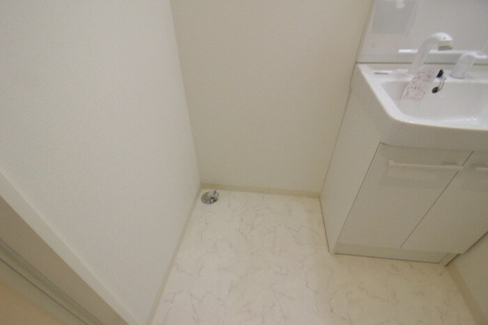 物件内観写真11　(洗濯機置場)