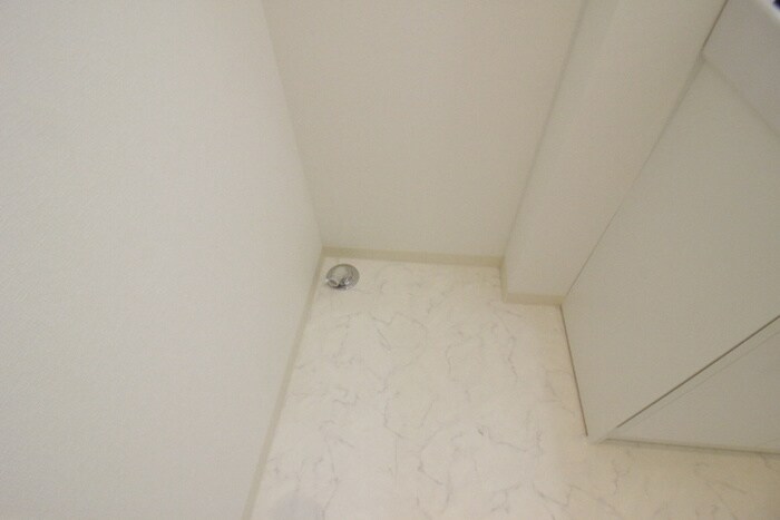 物件内観写真14　(洗濯機置場)