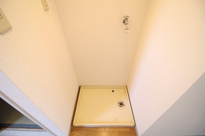 物件内観写真12　(洗濯機置場)