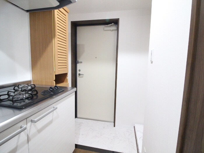 物件内観写真7　(玄関)