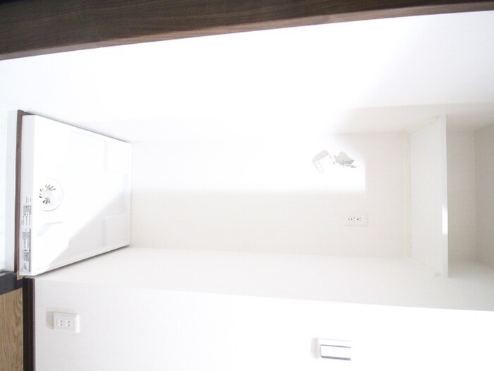 ヒルズ八尾本町の洗濯機置場