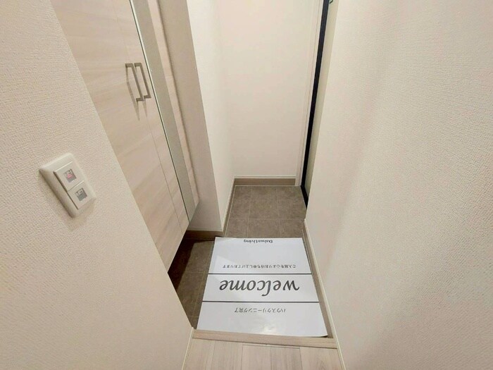 物件内観写真14　(玄関)