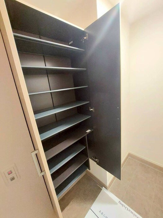 物件内観写真18　(靴箱)