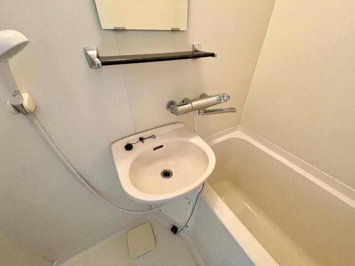 物件内観写真12　(洗面)