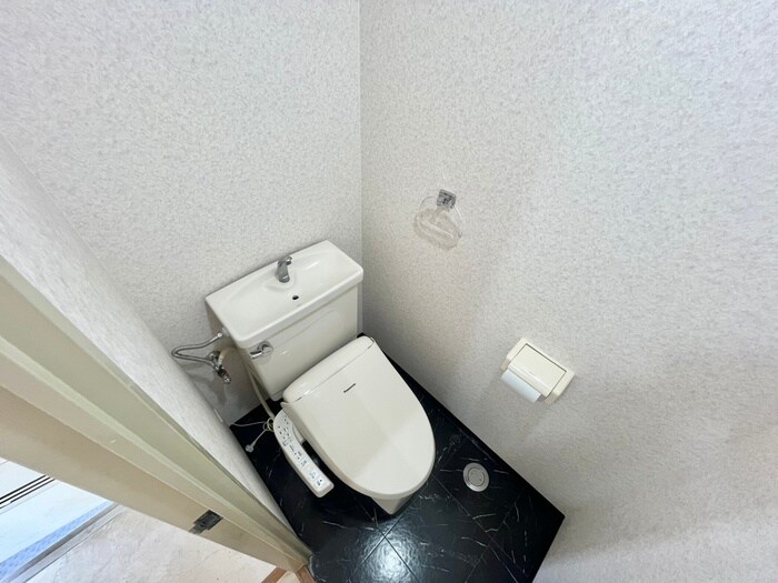 物件内観写真13　(トイレ)