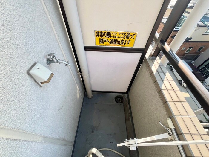 物件内観写真15　(洗濯機置場)