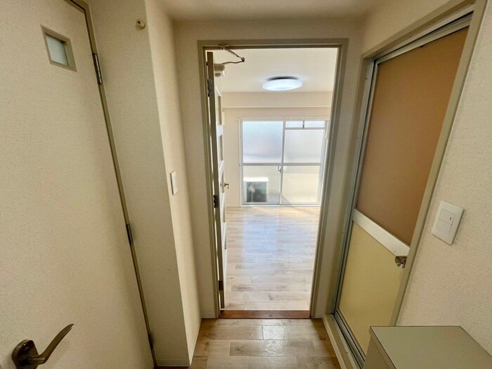 物件内観写真18　(廊下)