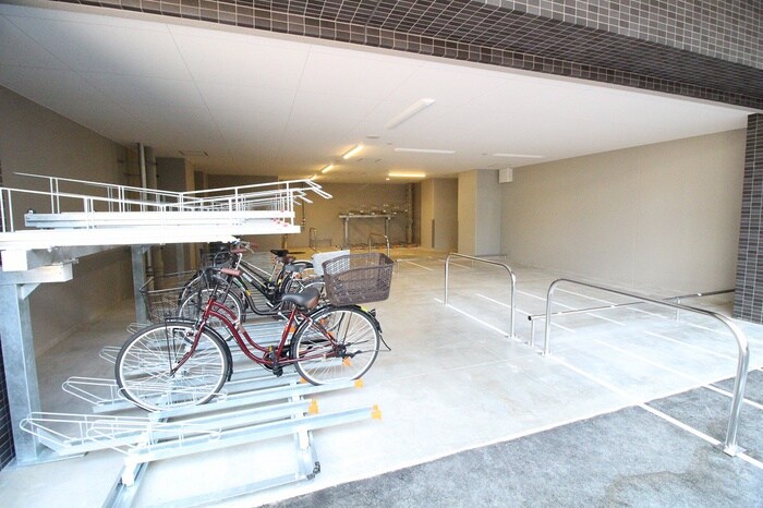 物件外観写真5　(駐輪場)