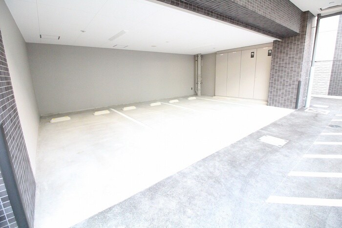 物件外観写真6　(駐車場)