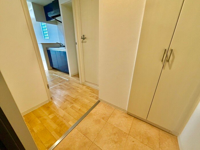 物件内観写真17　(玄関)