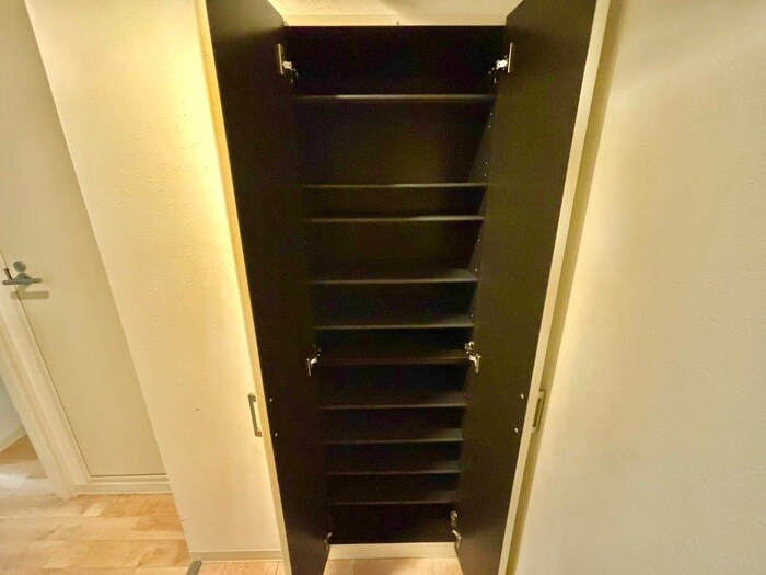 物件内観写真18　(靴箱)