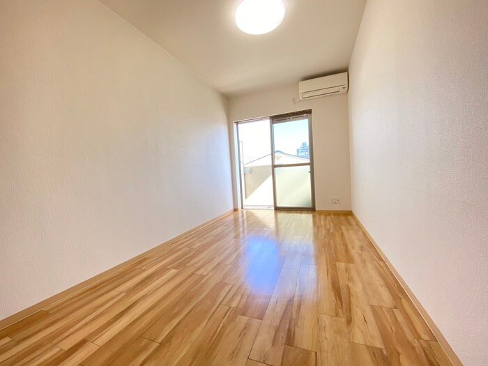 物件内観写真8　(居室)