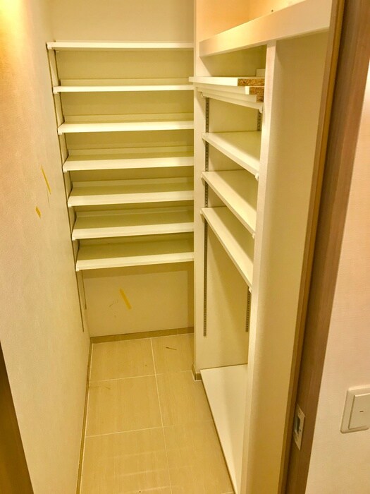 物件内観写真8　(靴箱)