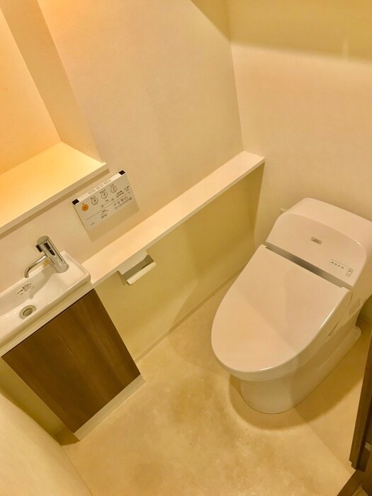 物件内観写真9　(トイレ)