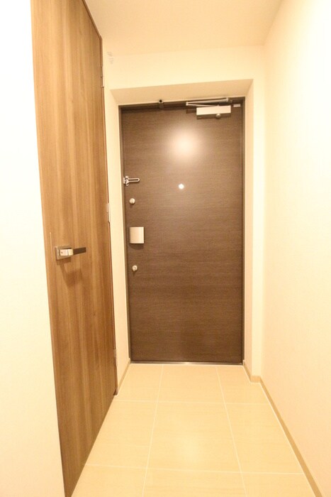 物件内観写真13　(玄関)