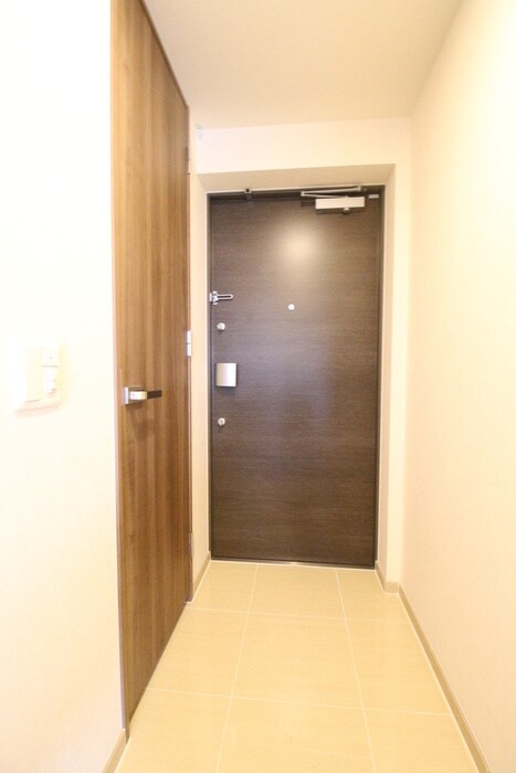 物件内観写真14　(玄関)