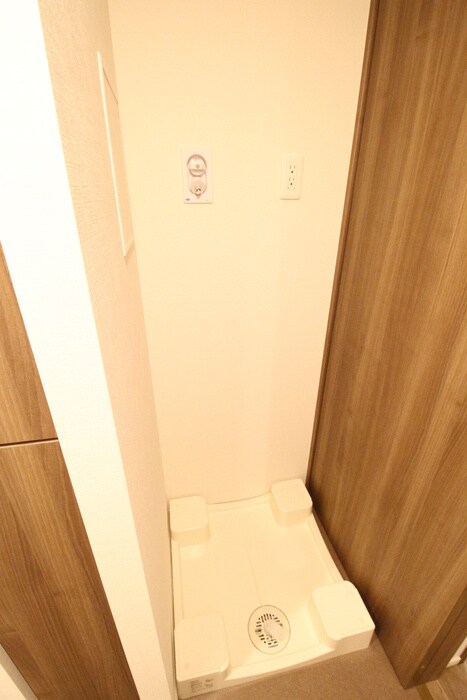 物件内観写真16　(洗濯機置場)