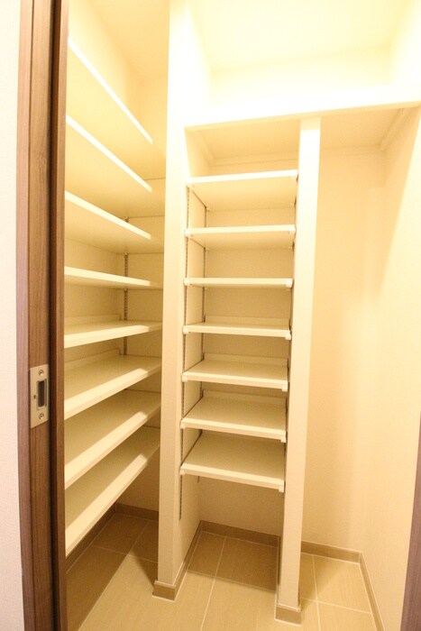 物件内観写真18　(靴箱)