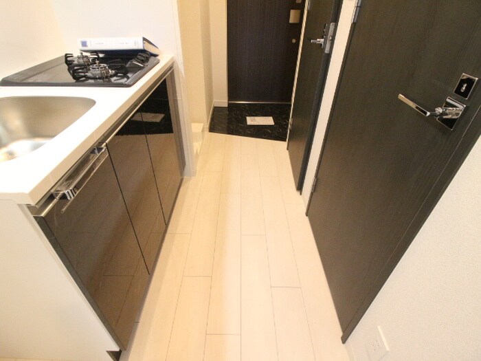 物件内観写真11　(廊下)