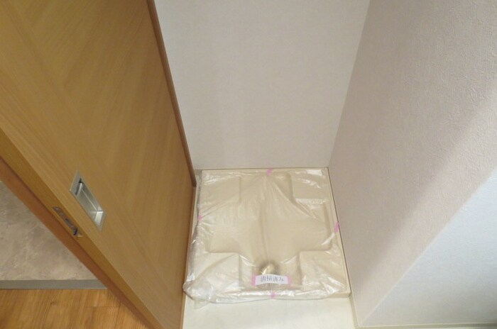 物件内観写真15　(洗濯機置場)