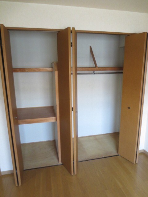 物件内観写真12　(収納)