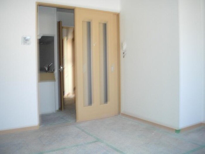 物件内観写真9　(居室)