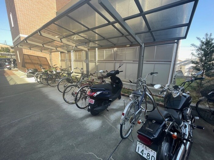物件外観写真5　(駐輪場)