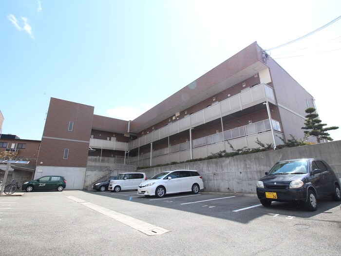 物件外観写真6　(駐車場)