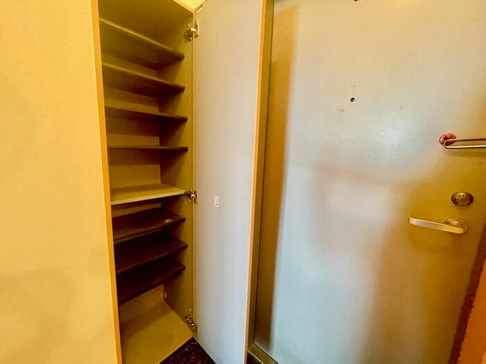 物件内観写真18　(靴箱)