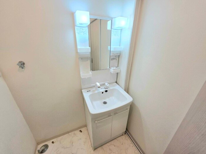 物件内観写真9　(洗面)