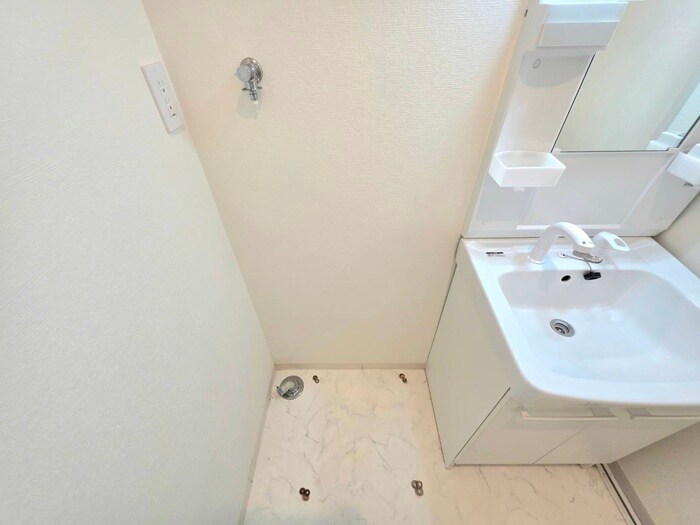 物件内観写真10　(洗濯機置場)