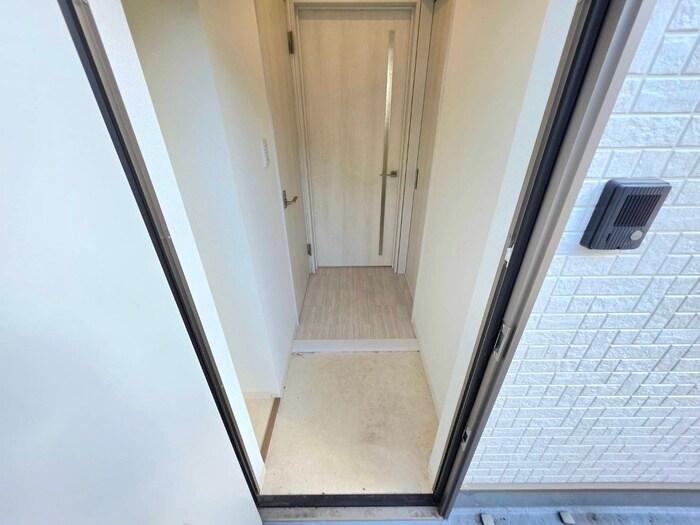 物件内観写真12　(玄関)