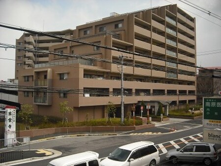 ﾌｧﾐ-ﾙ千里山田ｳｨﾝｸﾞｺ-ﾄ(508)外観写真