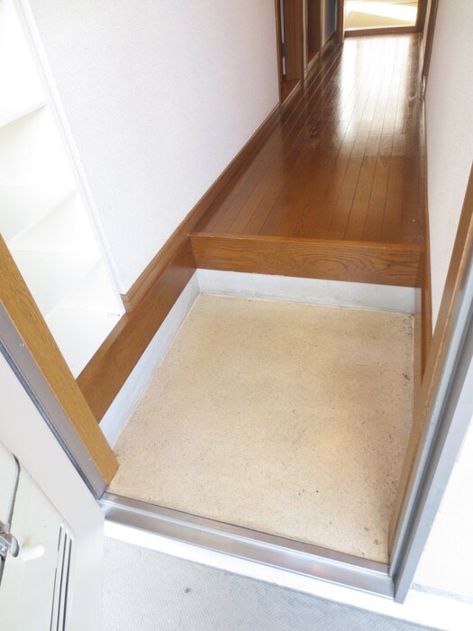 物件内観写真17　(玄関)