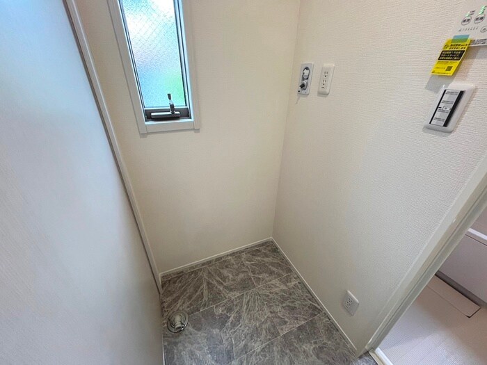 物件内観写真19　(洗濯機置場)