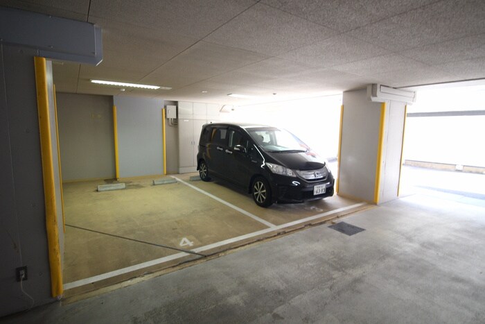 パークモダン新大阪の駐車場