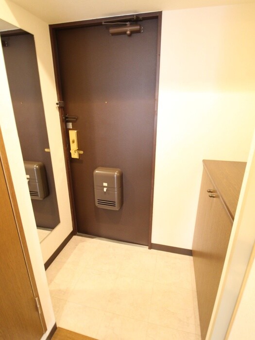 物件内観写真14　(玄関)
