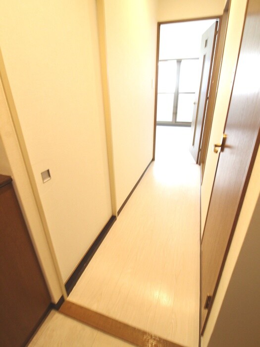 物件内観写真19　(廊下)