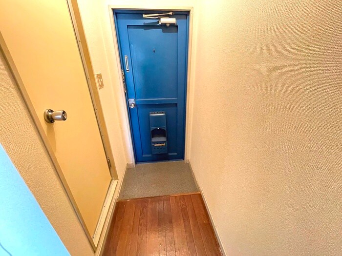 物件内観写真16　(玄関)