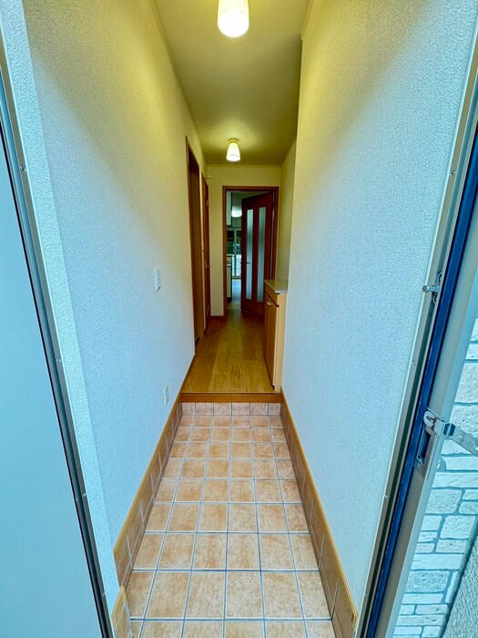 物件内観写真14　(玄関)