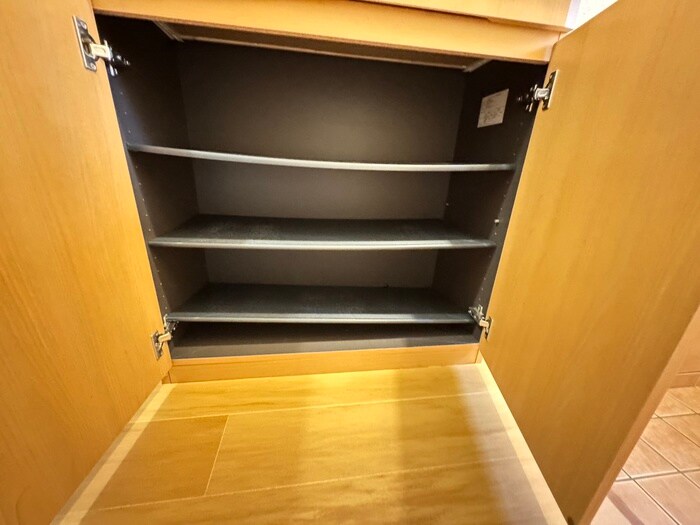 物件内観写真15　(靴箱)