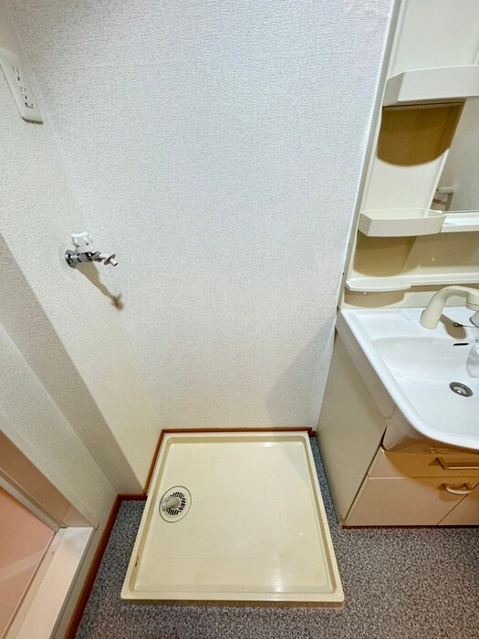 物件内観写真17　(洗濯機置場)