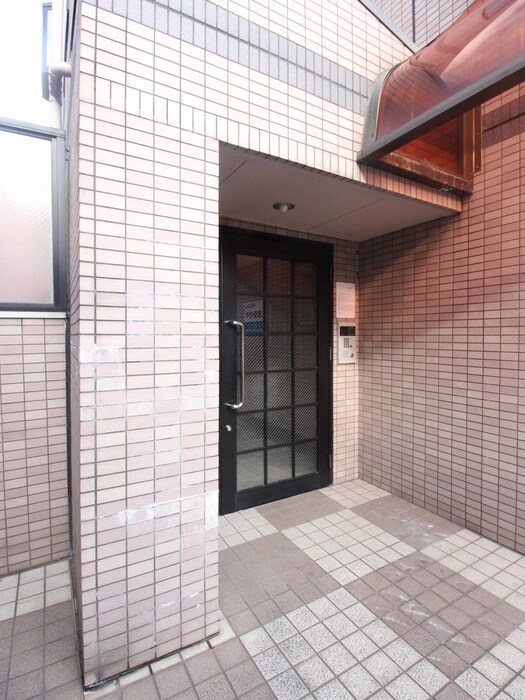 物件外観写真5　(エントランス部分)