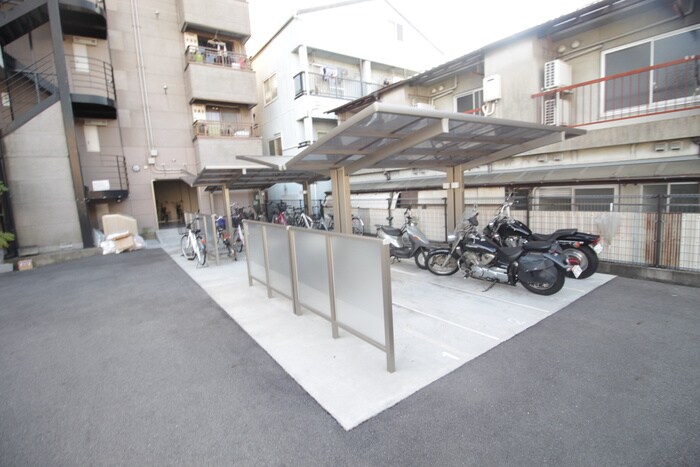 物件外観写真5　(駐輪場)