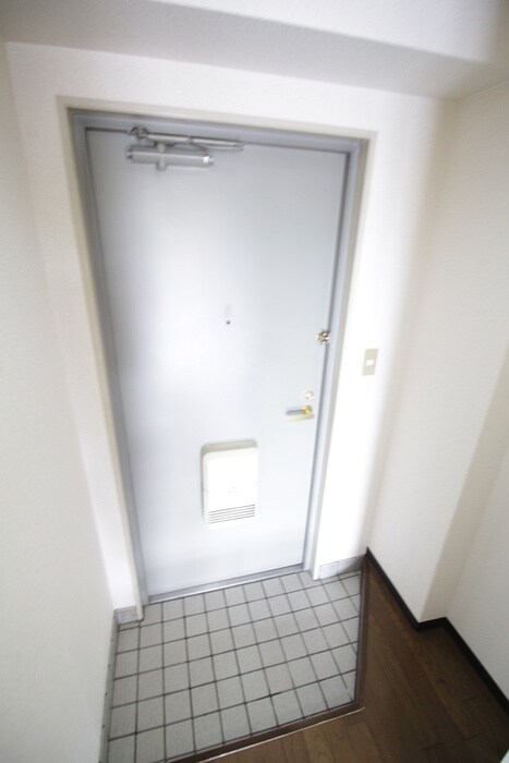 物件内観写真17　(玄関)